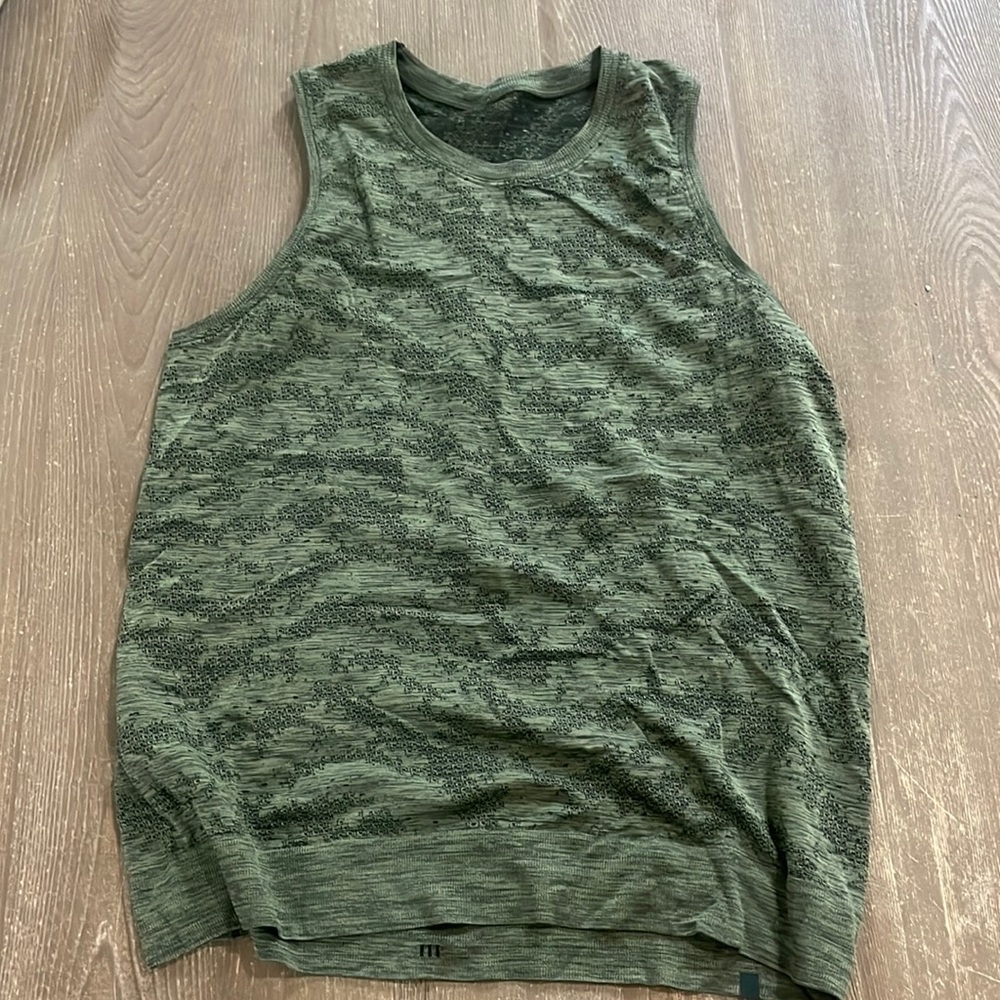 Lululemon tank